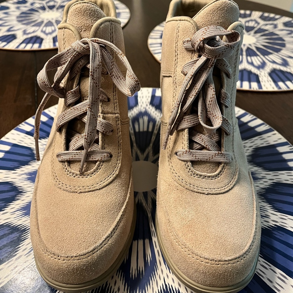 Sorel Women’s Beige Lace-Up Boots Booties - Picture 2 of 7